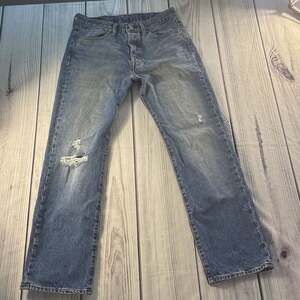 Levi's 501 Original Fit Straight Leg Men’s Jeans 32x30 Medium Wash Distressed